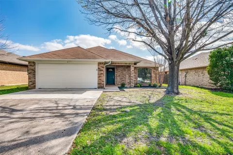 7908 Pebblebrook Dr, Watauga, TX 76148