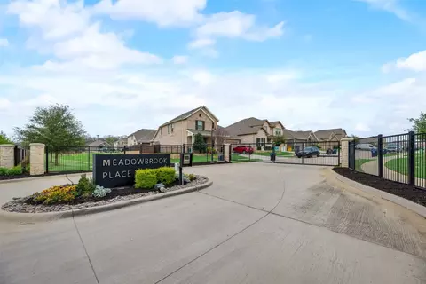 2008 Augustus Dr, Fort Worth, TX 76120