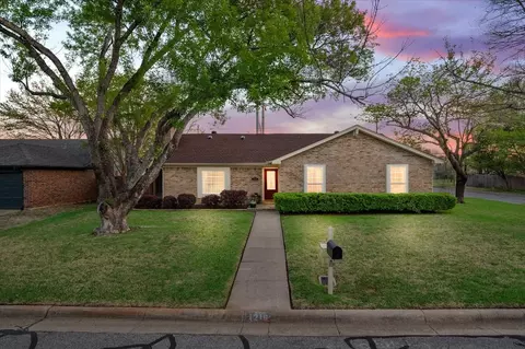 1216 San Marcos Dr, Arlington, TX 76012