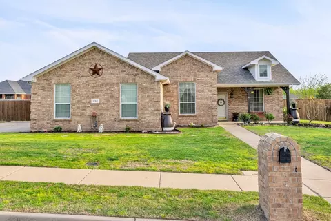 1760 Pine Dr, Midlothian, TX 76065