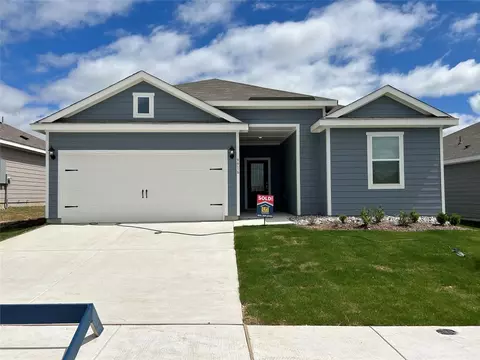 9916 Voyager Ln, Fort Worth, TX 76131