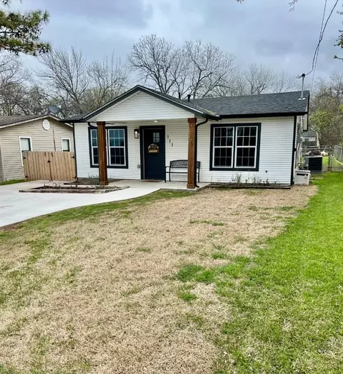 111 Herberta St, Pottsboro, TX 75076