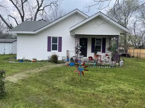 804 Adams St, Greenville, TX 75401