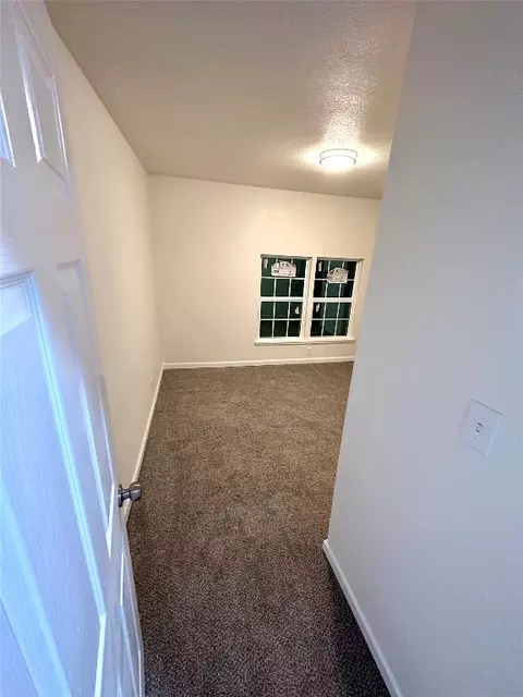 1117 E Chambers St, Cleburne, TX 76031 photo 10