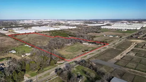 2105 N Houston School Rd, Lancaster, TX 75134