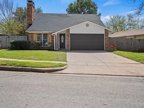 2944 Woodbridge Dr, Bedford, TX 76021