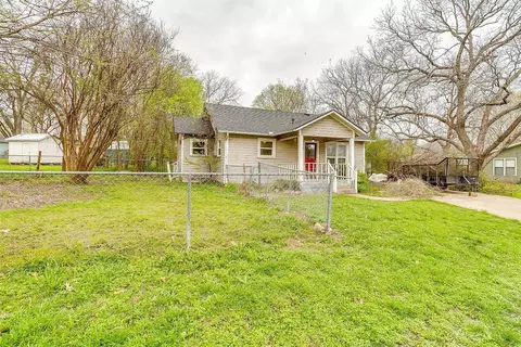 102 S Bois D Arc St, Grandview, TX 76050