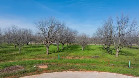109 Hazlewood Rd, Granbury, TX 76049