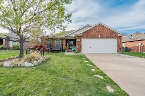 310 Long Prairie Dr, Forney, TX 75126