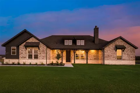2915 Mossy Oak Dr, Terrell, TX 75161