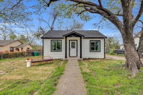 332 W Hendricks St, Cedar Hill, TX 75104