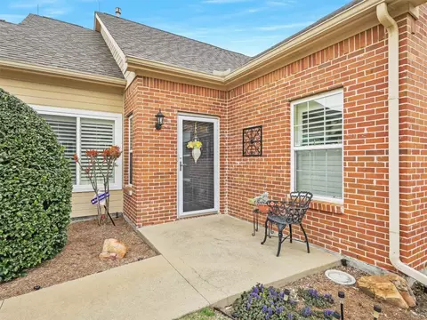 2601 Marsh Ln #12, Plano, TX 75093