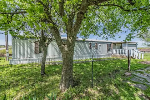 125 Hilltop Ct, New Fairview, TX 76078