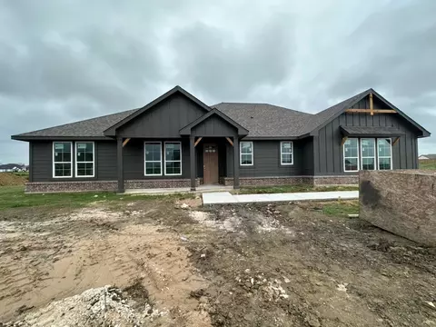 2910 Mossy Oak Dr, Oak Ridge, TX 75160