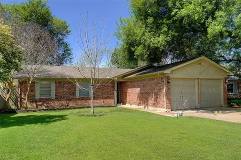 7413 Meadowdale Dr, Watauga, TX 76148
