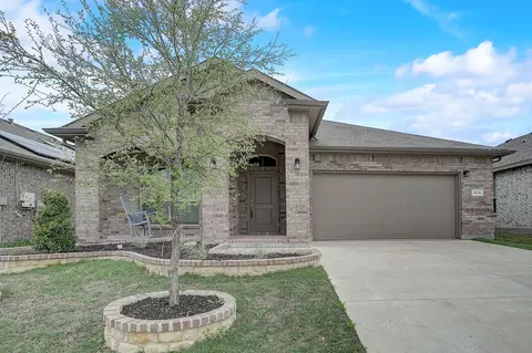 436 Dunmore Dr, Fort Worth, TX 76131