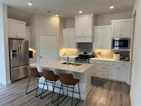 Kitchen - 516 Matchbox St, Argyle, TX 76226 photo 2 of 2