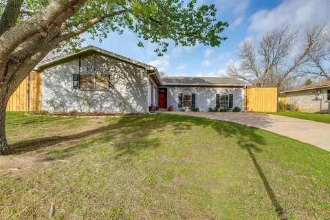 1222 Usher St, Benbrook, TX 76126
