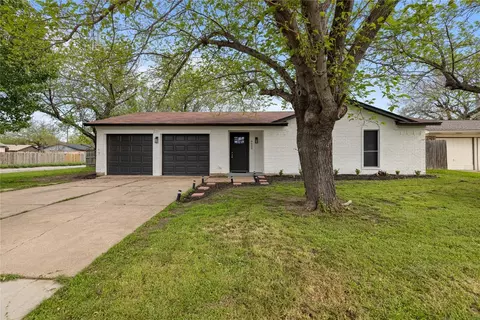 6633 Summertime Ln, Watauga, TX 76148