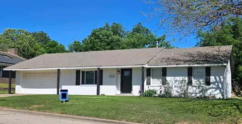 1309 Elaine St, Weatherford, TX 76086