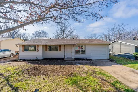 1004 Glynn Oaks Dr, Arlington, TX 76010