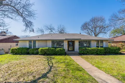 5645 Elm Valley Ln, Dallas, TX 75232