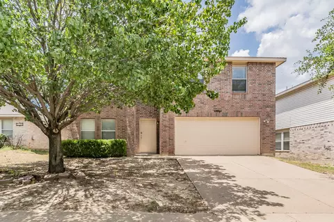5348 Royal Birkdale Dr, Fort Worth, TX 76135