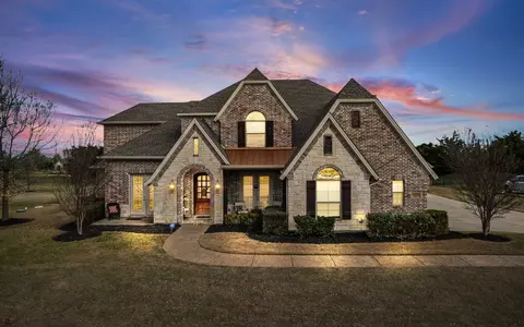 1801 Desoto Ct, Lucas, TX 75002
