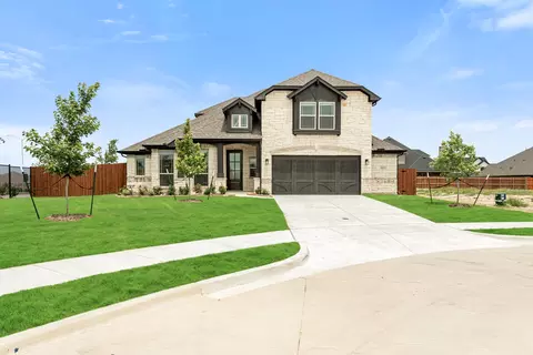 801 Lakewood Ct, Midlothian, TX 76065