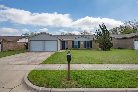 3403 Spring Meadows Dr, Arlington, TX 76014