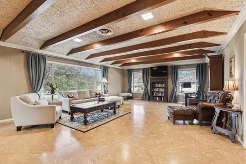 1800 W Oak St, Denton, TX 76201