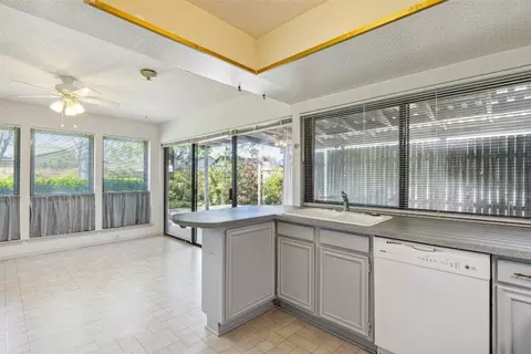 Kitchen - 1301 Roundtree Dr, Euless, TX 76039 photo 3 of 4