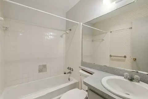 Bath - 1301 Roundtree Dr, Euless, TX 76039 photo 3 of 3