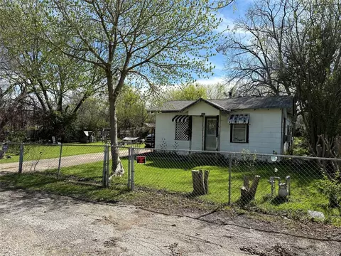 5413 Graham St, Sansom Park, TX 76114