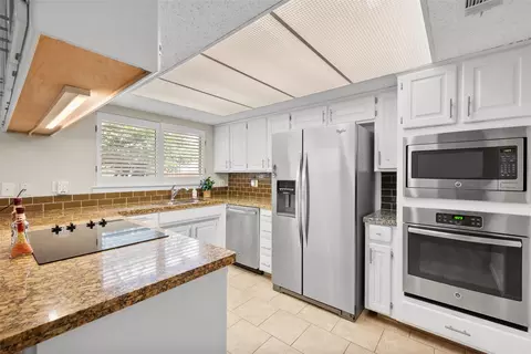 448 Westview Ter, Arlington, TX 76013