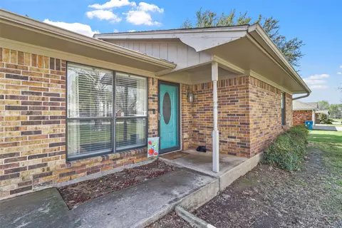 296 Old Spanish Trl, Valley View, TX 76272