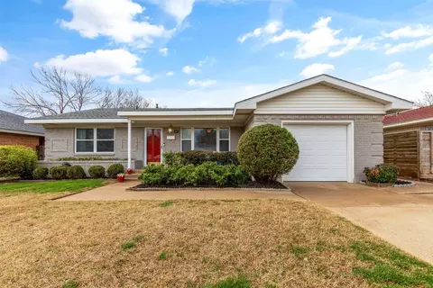 6571 Locke Ave, Fort Worth, TX 76116