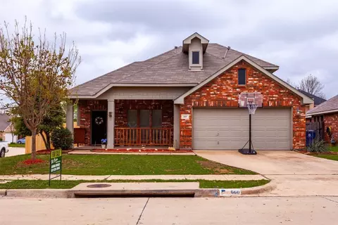 660 Minkel Dr, Crowley, TX 76036