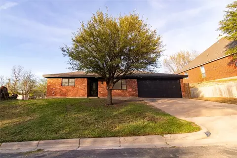 360 Thompson St, Fort Worth, TX 76134