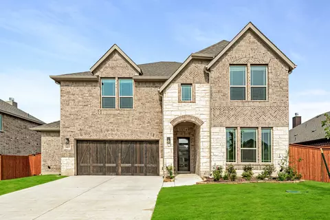 1013 Summer Grove Dr, Midlothian, TX 76065