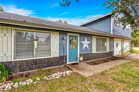 126 Lakeland Rd, Mabank, TX 75156