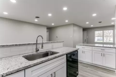 Kitchen - 618 Donley Dr, Euless, TX 76039 photo 3 of 3