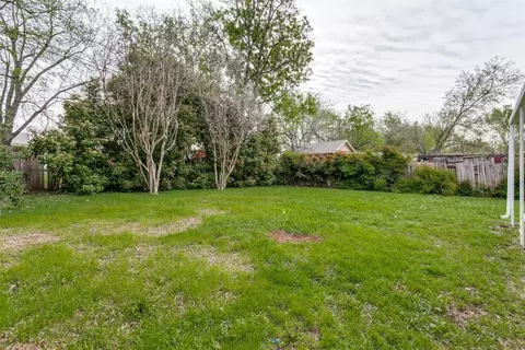 Exterior - 618 Donley Dr, Euless, TX 76039 photo 3 of 4