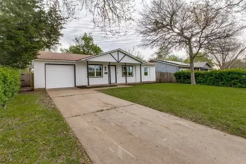 Exterior - 618 Donley Dr, Euless, TX 76039 photo 2 of 4