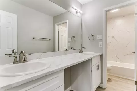 Bath - 618 Donley Dr, Euless, TX 76039 photo 1 of 1