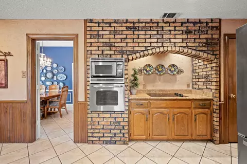 Kitchen - 1310 Windsor Way, Rowlett, TX 75088 photo 3 of 5