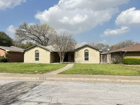 823 Madrid Dr, Duncanville, TX 75116