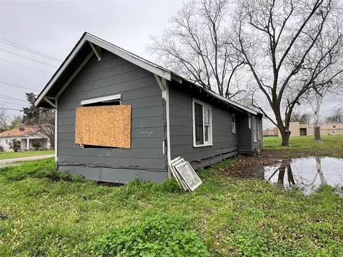 1704 Locust St, Commerce, TX 75428 photo 5