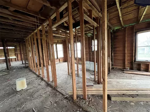1704 Locust St, Commerce, TX 75428 photo 9