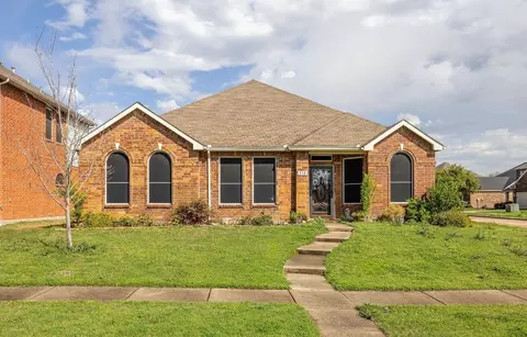 530 Binkley Ct, Mesquite, TX 75181